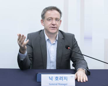 닉 호리지 대표이사